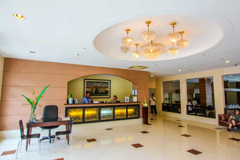 Hotel lobby with crystal chandeliers that makes a great first impression