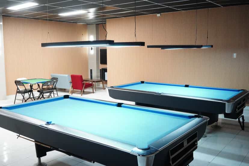 GLC 校內遊戲室的撞球桌